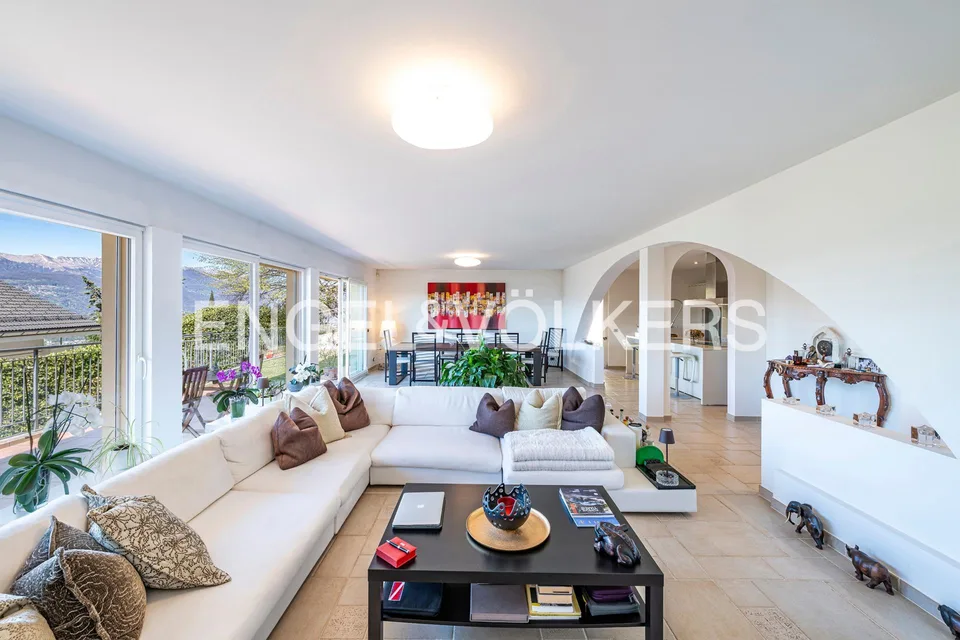 Villa mit freiem Blick in einem Wohngebiet