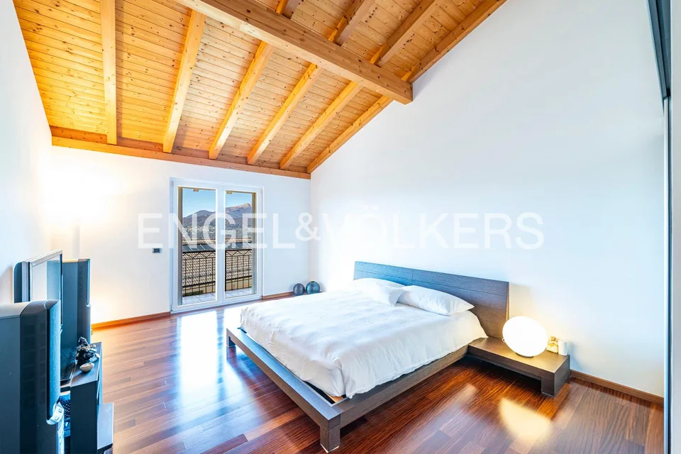 Villa mit freiem Blick in einem Wohngebiet – Foto 8 von 13