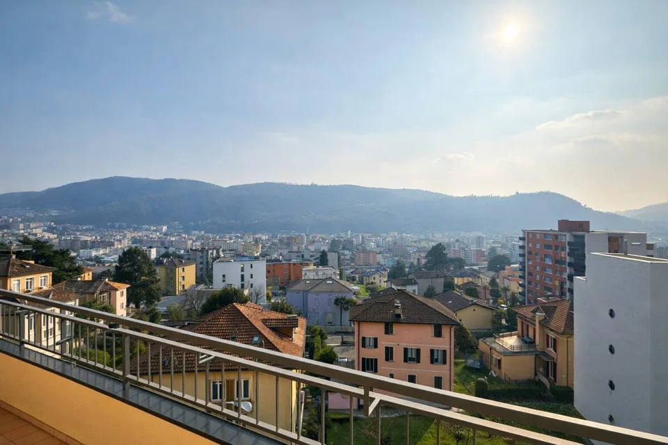 Grand et lumineux appartement de 5.5 pièces, dernier étage, vue ouverte – photo 8 sur 20