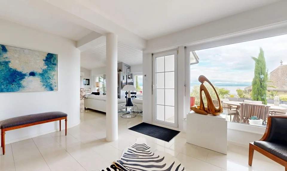 Exceptional contemporary villa with pool and view of Lake Neuchâtel