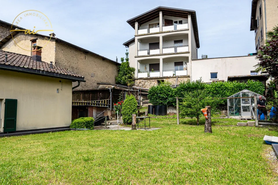 CASA UNIFAMILIARE CON LOCALE COMMERCIALE ANNESSO – Foto 6 von 26