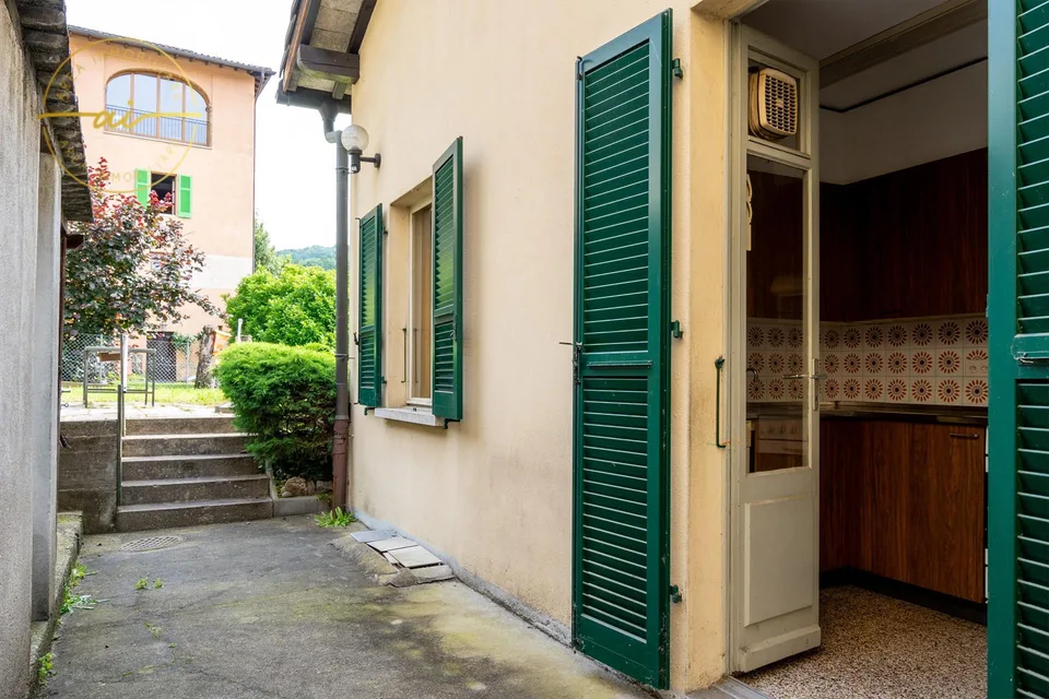 CASA UNIFAMILIARE CON LOCALE COMMERCIALE ANNESSO – Foto 7 von 26