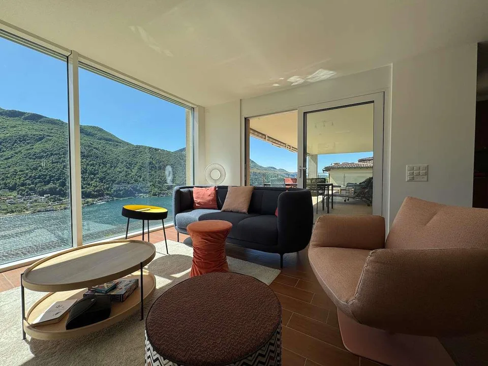 Attico panoramico con ampia terrazza e vista lago – photo 12 sur 13