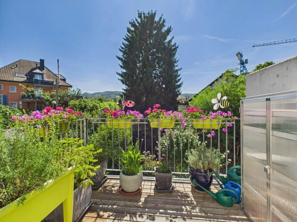 Casa a schiera familiare con giardino soleggiato