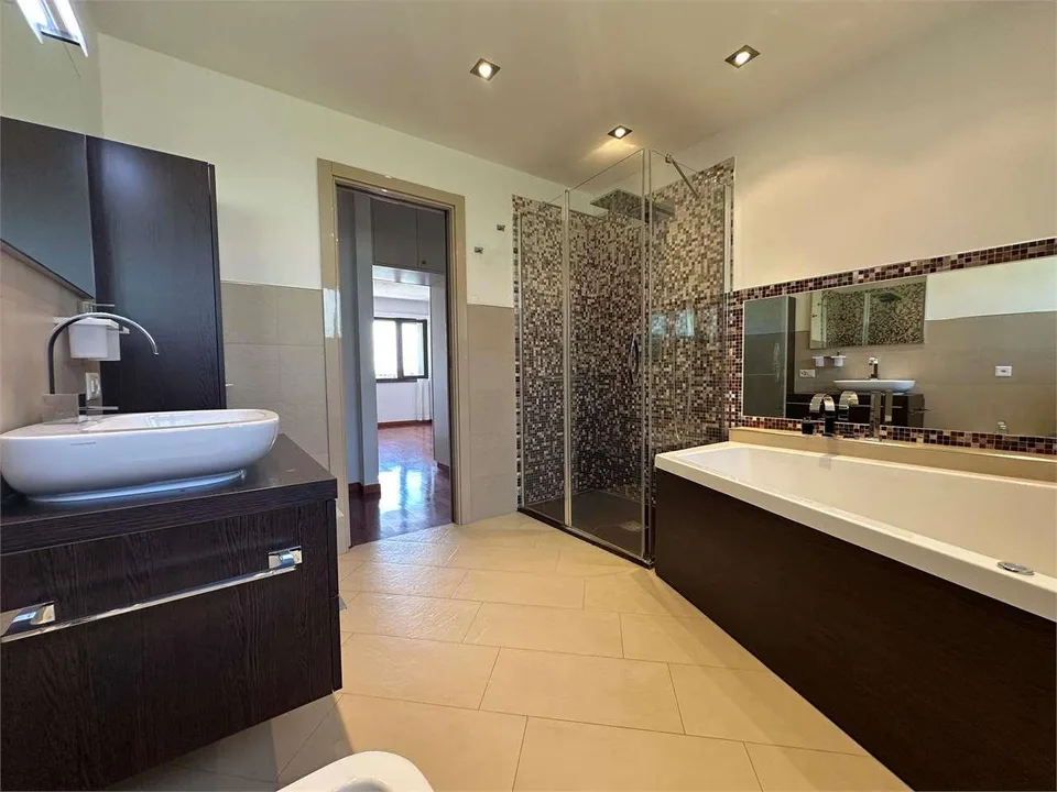 Splendida Villa Unifamiliare con piscina a Morbio Inferiore, in esclus – foto 10 di 13