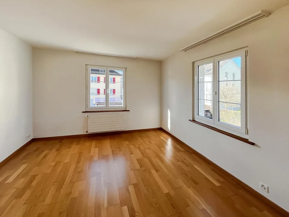 Doppeleinfamilienhaushälfte mit grossem Garten – Foto 8 von 10