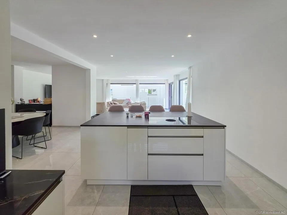 Exclusive living quality in a quiet location with a large garden