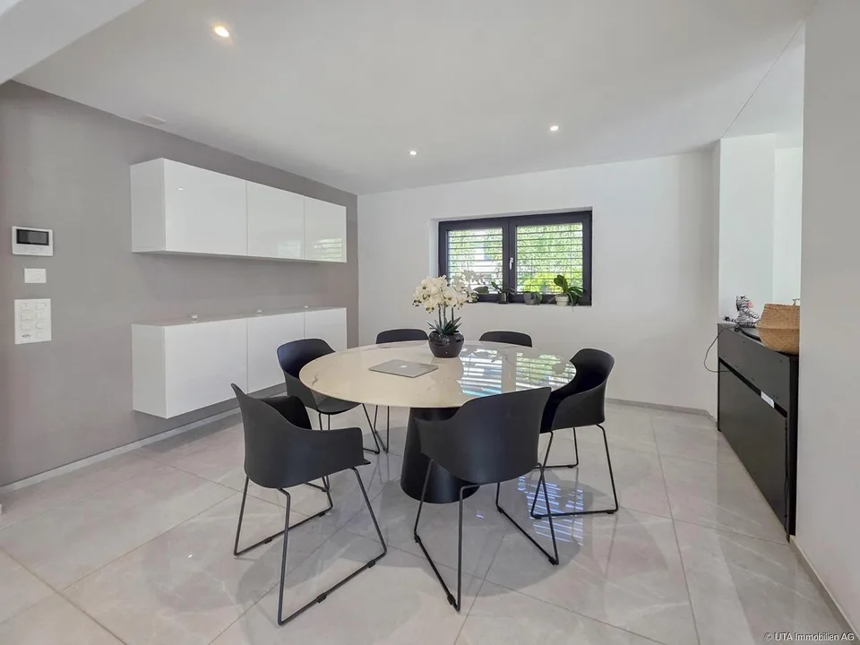 Exclusive living quality in a quiet location with a large garden