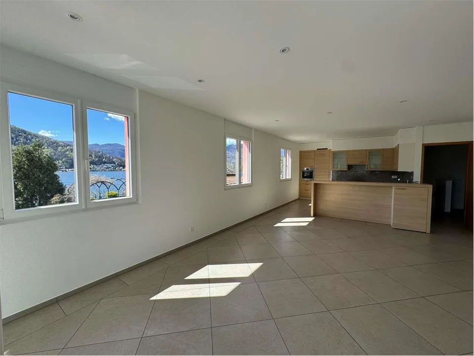 Villa mit 5.5 Zimmern in Collina d'oro mit atemberaubendem Seeblick