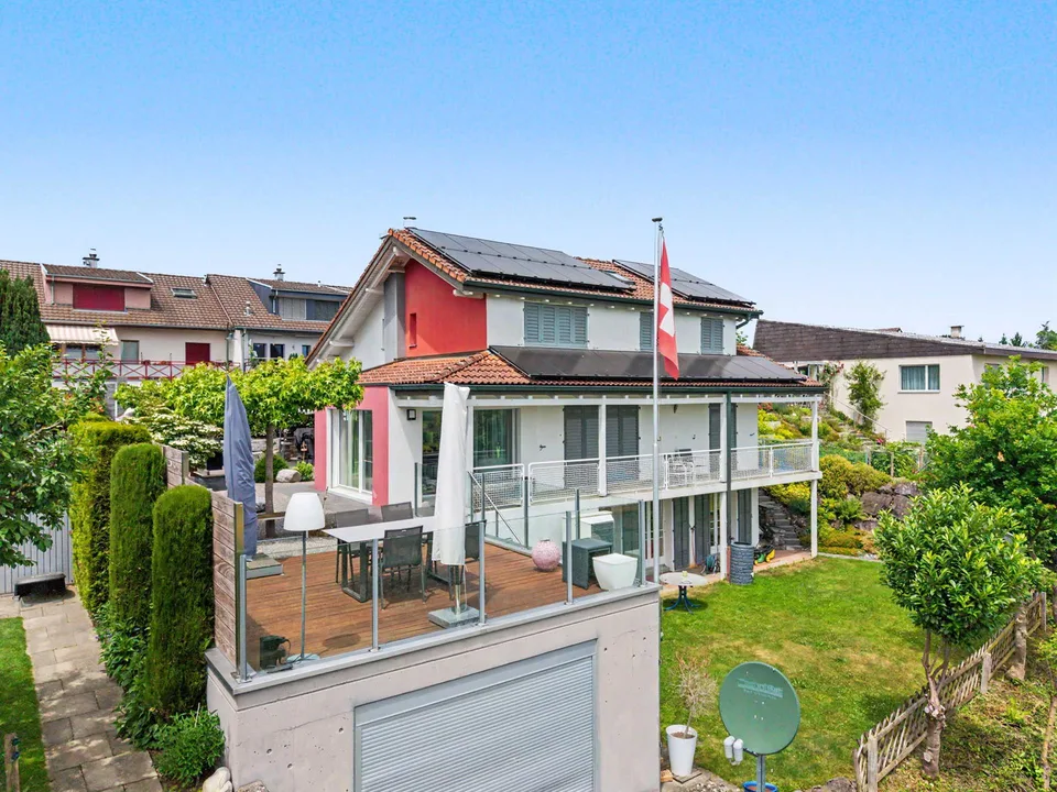 Vivre spacieusement à la campagne - maison unifamiliale de 7 pièces avec vue panoramique