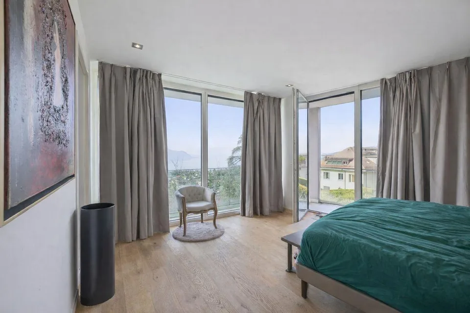 Villa d'exception aux lignes pures et minimalistes avec vue panoramique – photo 7 sur 13