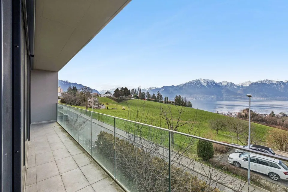 Villa von außergewöhnlicher Schönheit mit reinen und minimalistischen Linien sowie Panoramablick