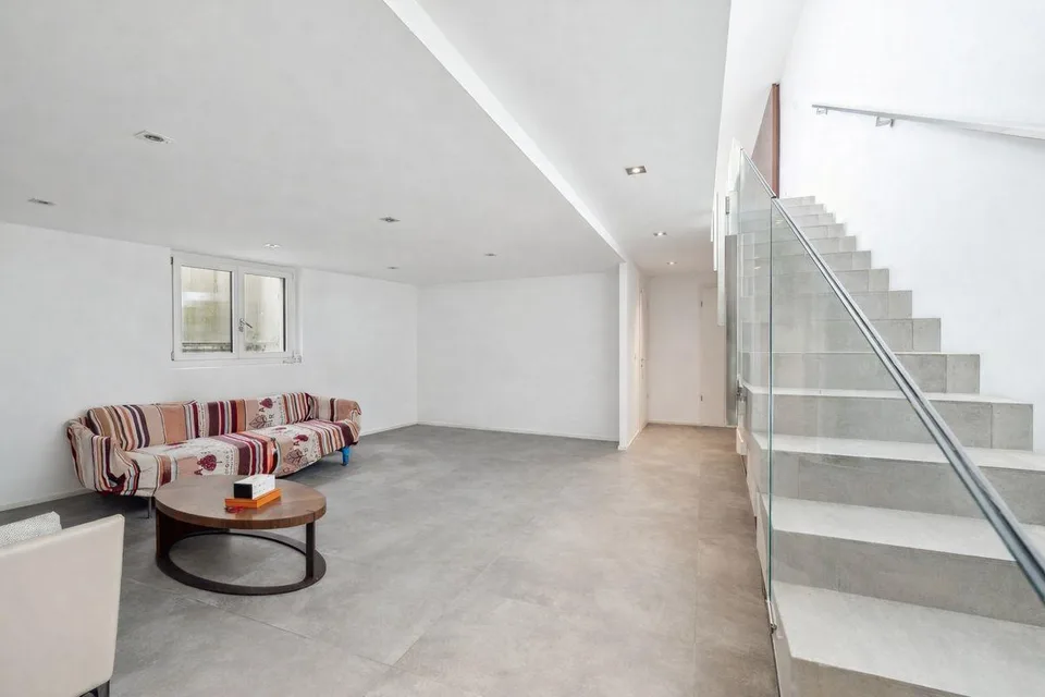 Villa d'exception aux lignes pures et minimalistes avec vue panoramique – photo 8 sur 13