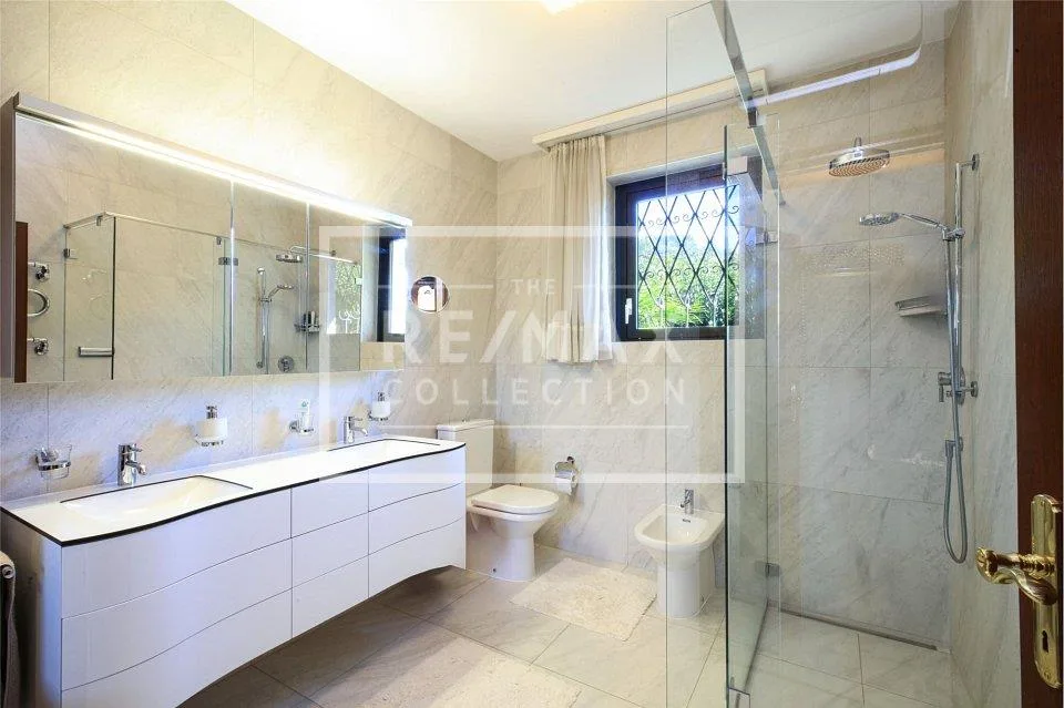6-Zimmer-Villa mit Seesicht – Foto 12 von 13