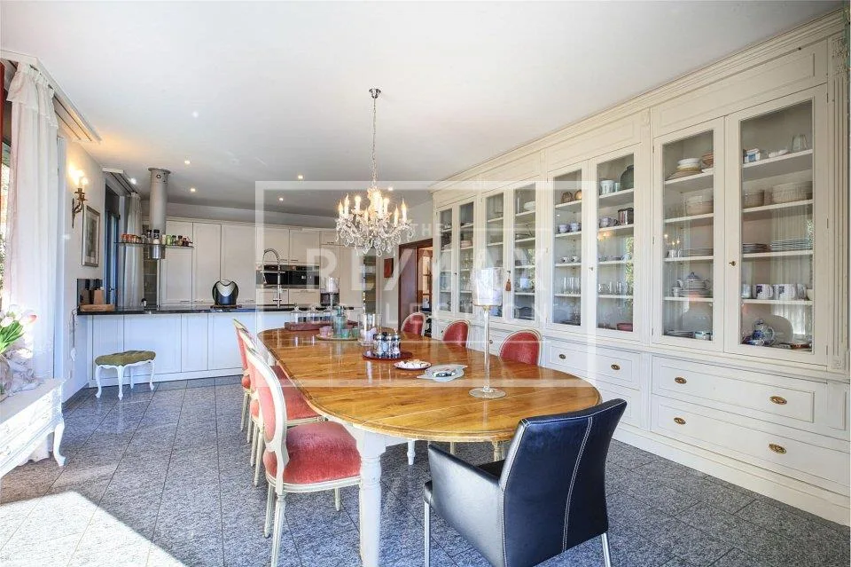 6-Zimmer-Villa mit Seesicht – Foto 10 von 13
