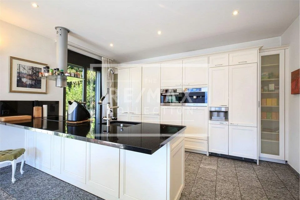 6-Zimmer-Villa mit Seesicht – Foto 8 von 13