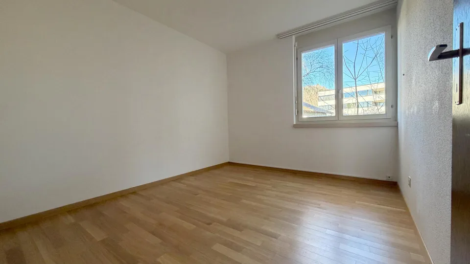Appartamento di 4 locali con giardino, situato nel centro di Burgdorf e vicino alla stazione – foto 6 di 9