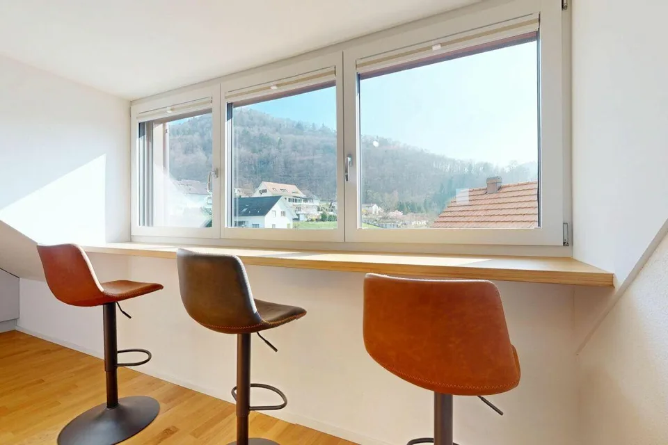 moderne 3.5-Zimmerwohnung mit eigenem Waschturm und Carport