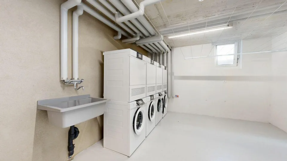 moderne 3.5-Zimmerwohnung mit eigenem Waschturm und Carport – Foto 10 von 17