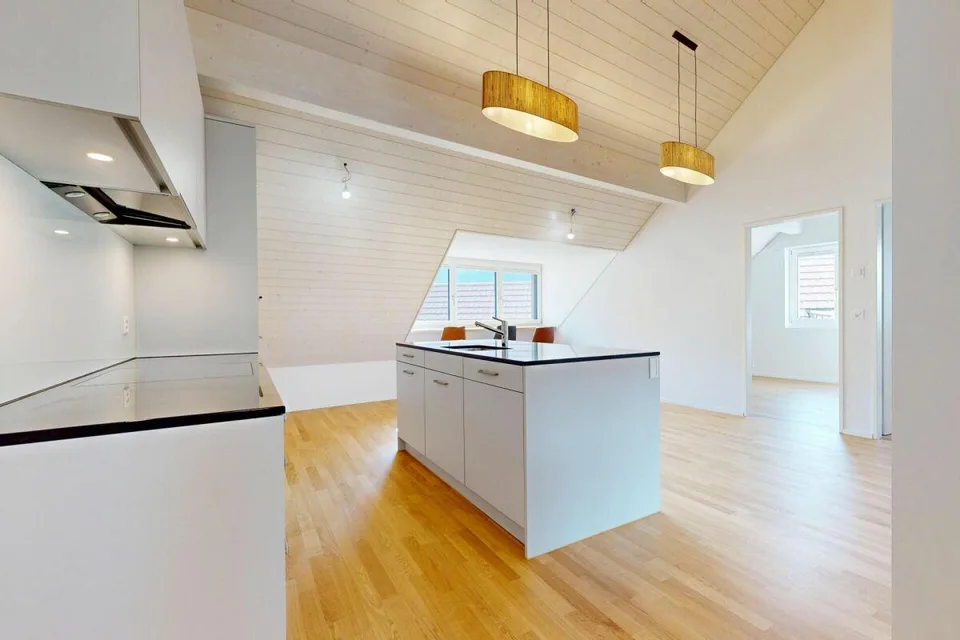 moderne 3.5-Zimmerwohnung mit eigenem Waschturm und Carport