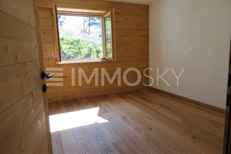 Unico in residenza secondaria con prato ( Clos B R02 )