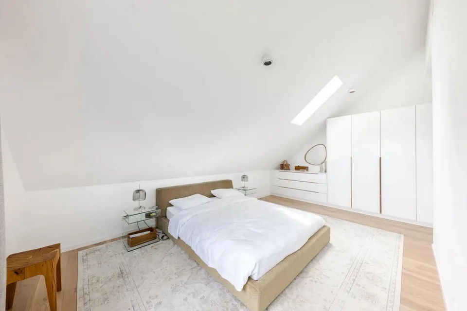 Luxurious attic apartment with unobstructable Lake Constance panorama – photo 9 of 12
