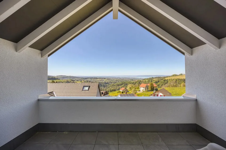 Luxuriöse Attikawohnung mit unverbaubarem Bodensee-Panorama