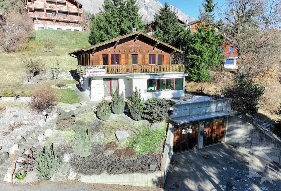 Charmant chalet de 5.5p, belle situation au centre de la station