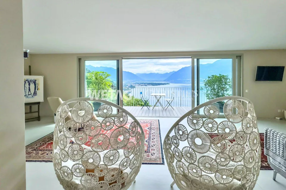 Ronco sopra Ascona: Moderne Zweifamilienvilla mit zwei Wohnungen & ...