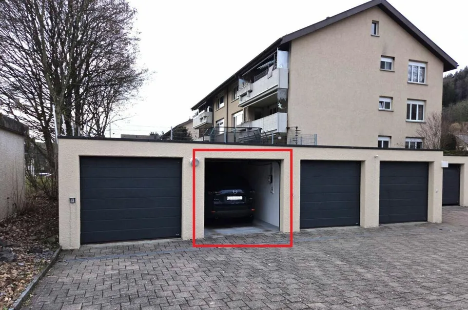 Zu verkaufen im Zihlackerring 13 in Turbenthal grosse 4.5 Zi.-Wohnung. Nur 2 Gehminuten bis ÖV.