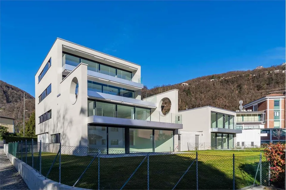 Maroggia splendido 3.5 loc con giardino privato a due passi dal lago