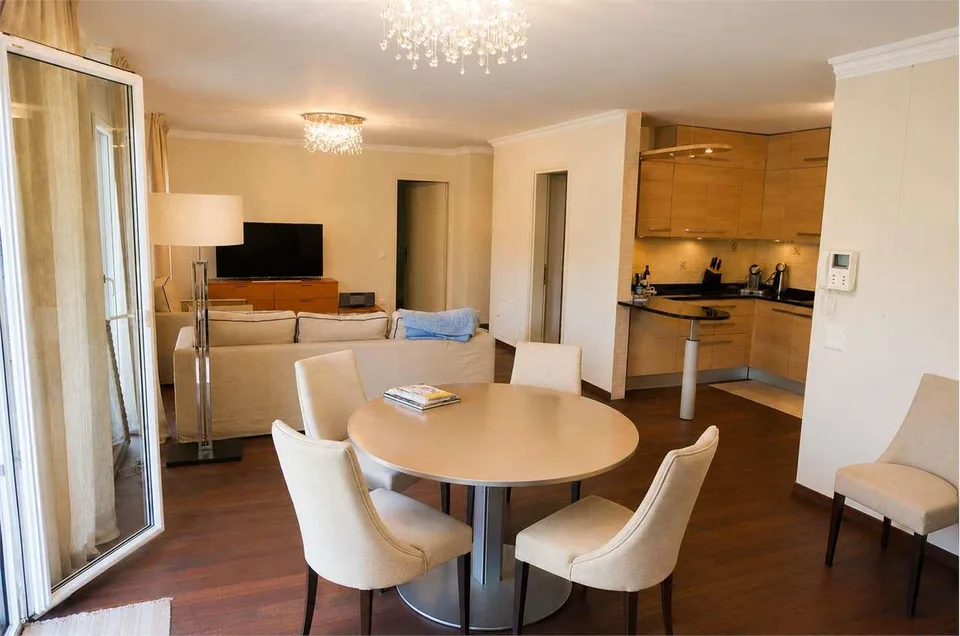 Esclusivo duplex di 4.5 locali con giardino privato e spettacolare vis – Foto 9 von 12