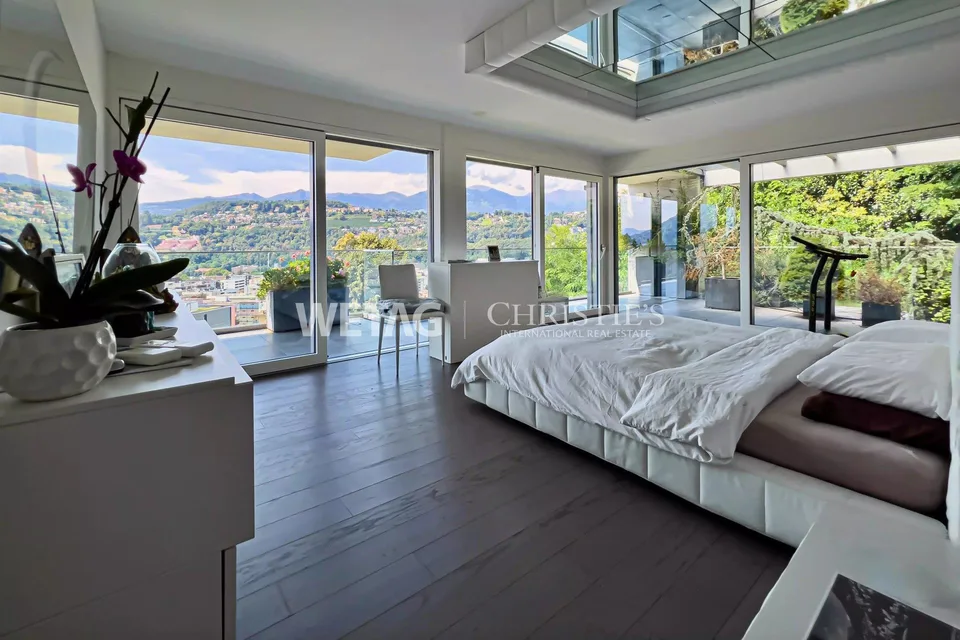 Lugano-Pregassona: grande appartamento penthouse con vista magnifica sulla città e in parte sul lago di Lugano in vendita