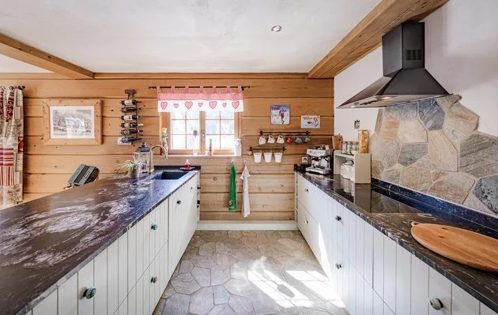 CASA IN LEGNO DI PRIMA QUALITÀ A CHURWALDEN - MAISONETTE SOTTO TETTO DA 4,5 CAMERE