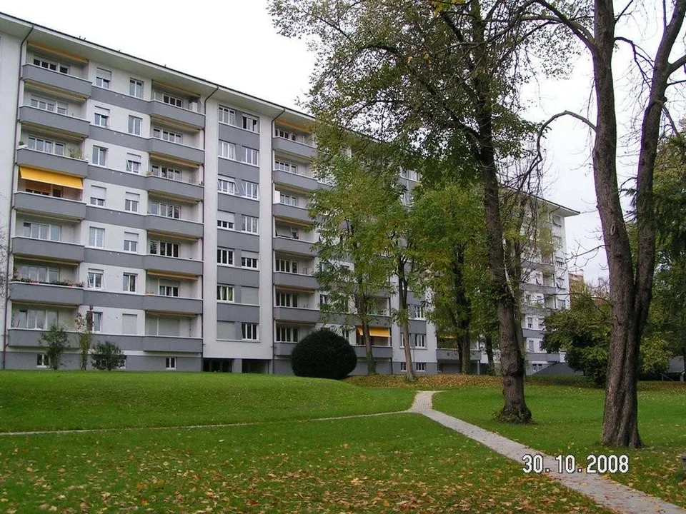Joli appartement ave balcon