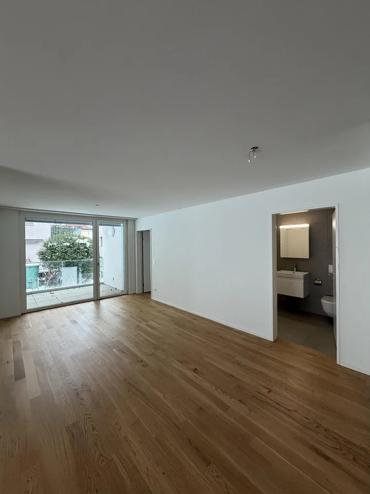 Helle 3.5 Zimmer Wohnung an zentraler Lage – per sofort verfügbar