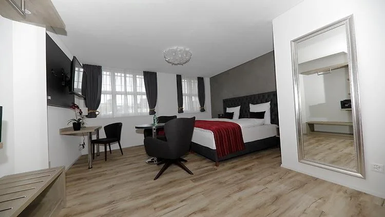 1 ZI-WOHNUNG IN REICHENBURG (SZ), MÖBLIERT