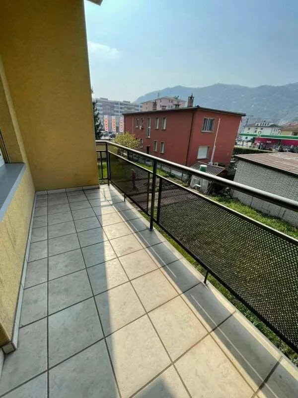 Two-room apartment in the center of Chiasso, second floor