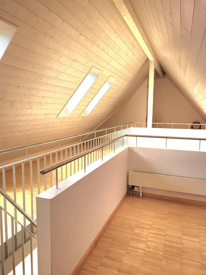 Maisonette moderna di 3,5 locali con giardino invernale + galleria