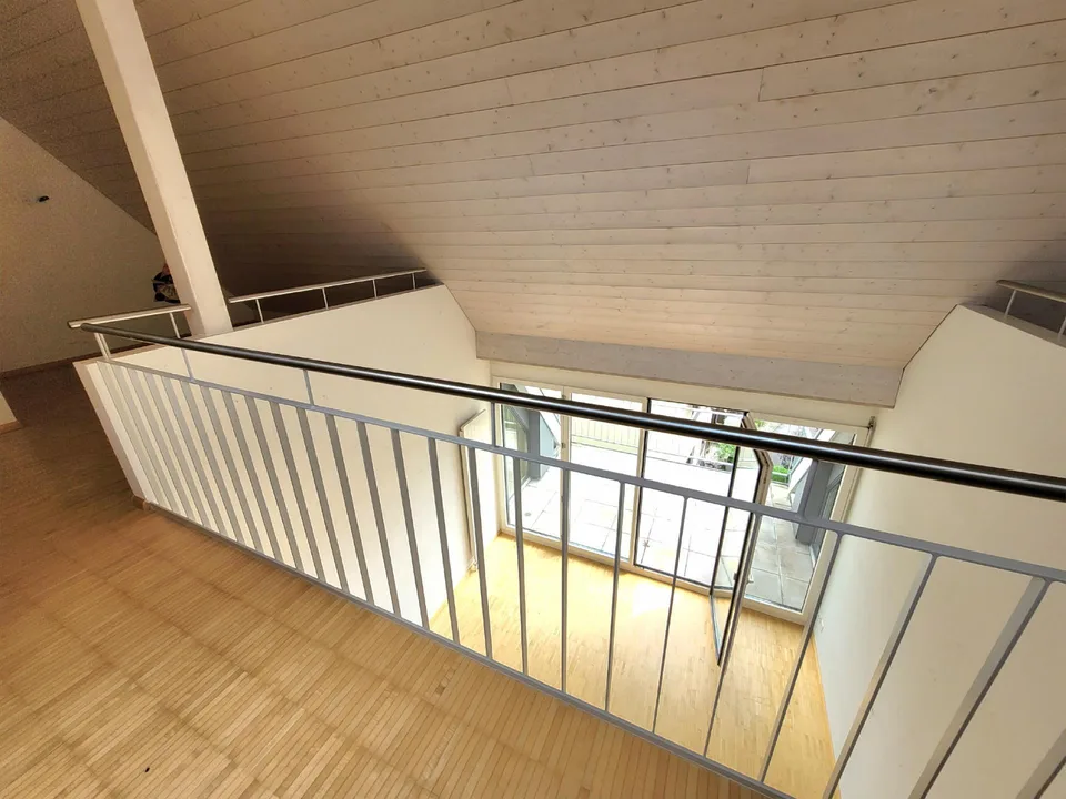 Maisonette moderna di 3,5 locali con giardino invernale + galleria