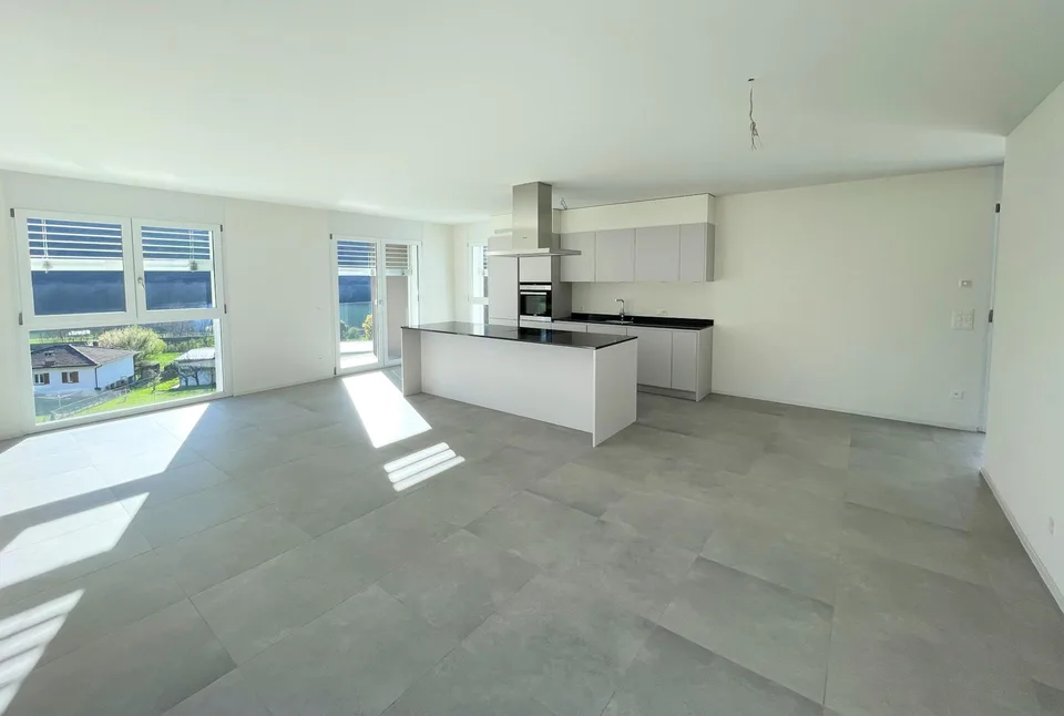 Neue Wohnung im letzten Stock in eleganter Residenz