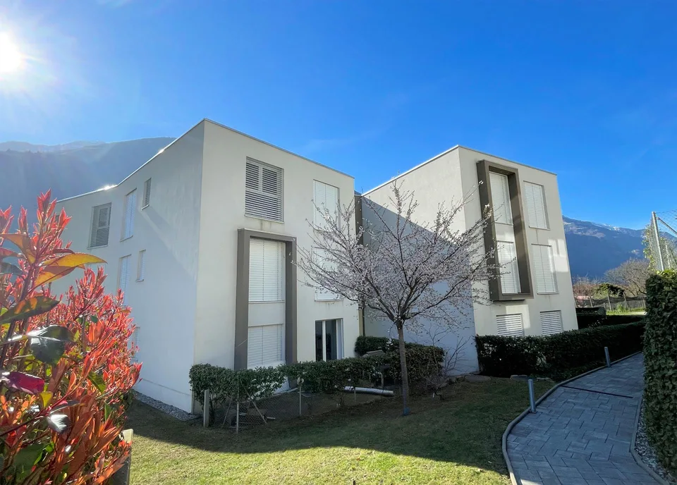 Neue Wohnung im letzten Stock in eleganter Residenz