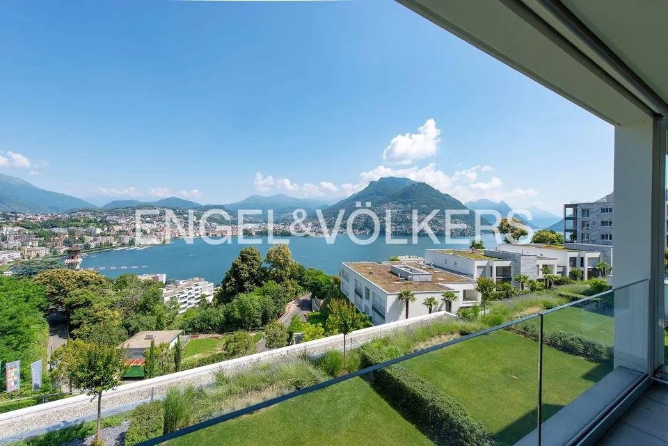 Stil und Design mit atemberaubendem Seeblick
