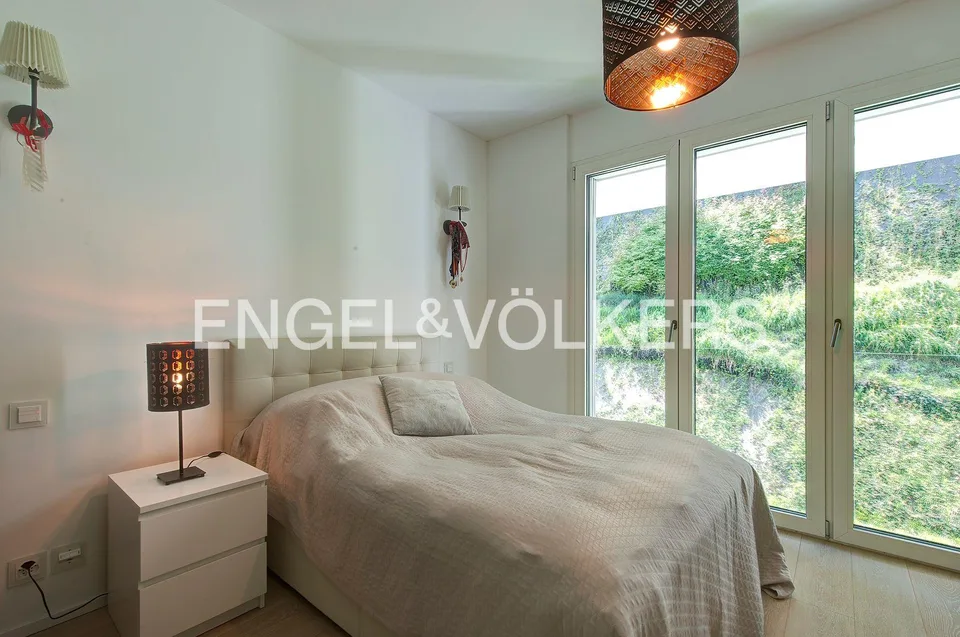 Stile e design con meravigliosa vista lago