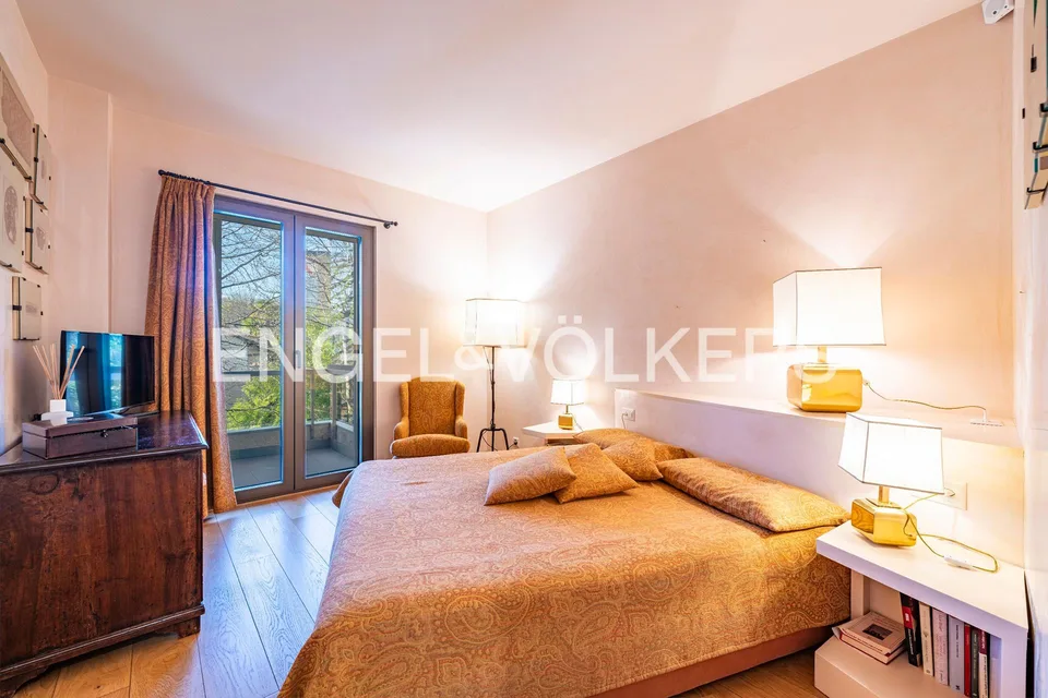 Penthouse avec terrasse sur le toit et dépendance – photo 7 sur 13