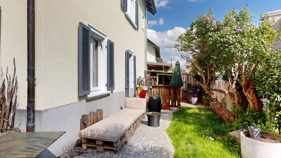 Charmantes Einfamilienhaus mit Garten in ruhigem Quartier – Foto 7 von 11