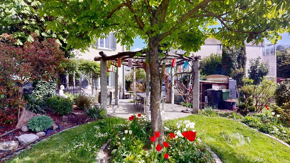 Casa unifamiliare affascinante con giardino in un quartiere tranquillo