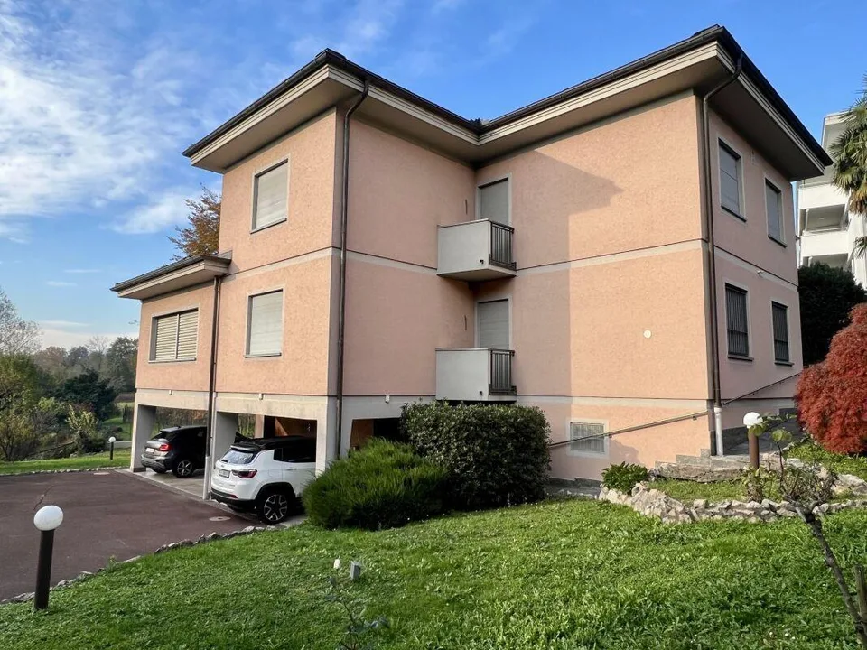 Grande ed elegante villa con terreno edificabile