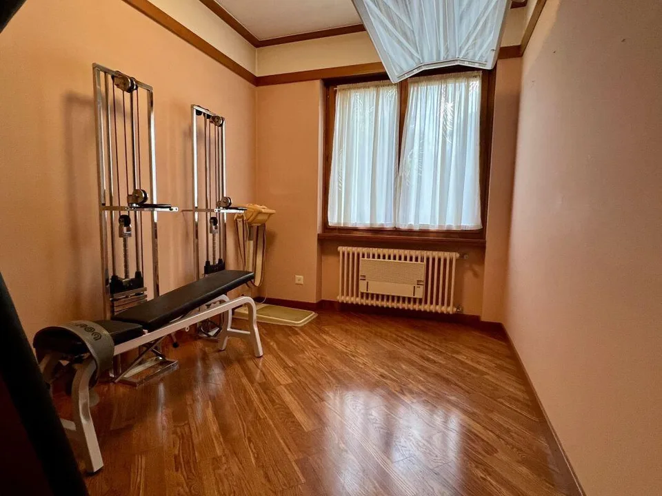 Großes und elegantes Landhaus mit Baugrund – Foto 14 von 15