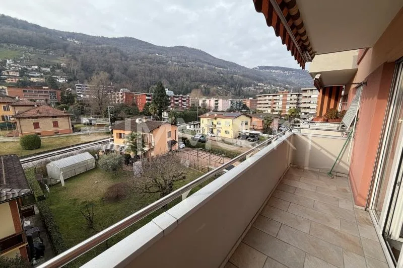 Monolocale stratégique à deux pas de la frontière italienne
